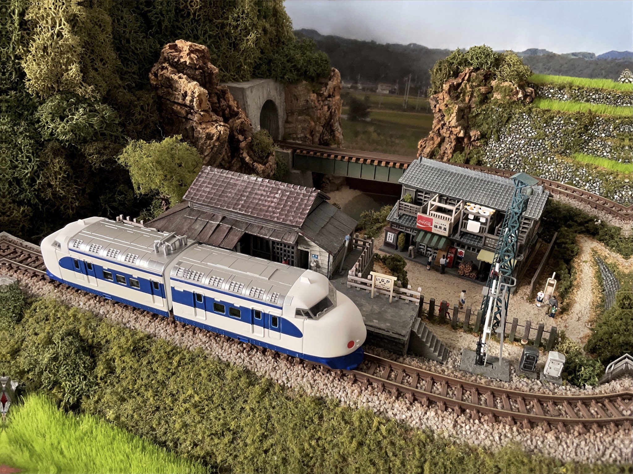 MTR　東鉄線　落馬洲駅　40周年限定ジオラマと車両セット MMMTOYS 1/6 地下鉄車内シーン M2211 ジオラマ A B サブウェイ