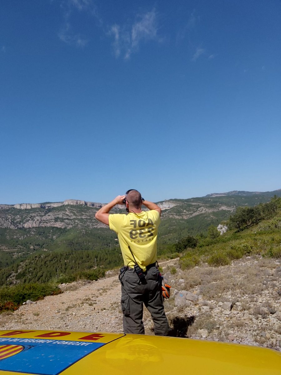 🚨 Tercer dia consecutiu reforçant la vigilància amb ADF en zones de baix perill per donar suport a zones amb risc alt o extrem.

🔥 Avui, l’Alt Empordà es manté en risc extrem.
👀 Reforcem l’operatiu amb:

🔸 Terres de l’Ebre: 8 vehicles i 11 voluntaris
🔸 Alt Empordà: 7