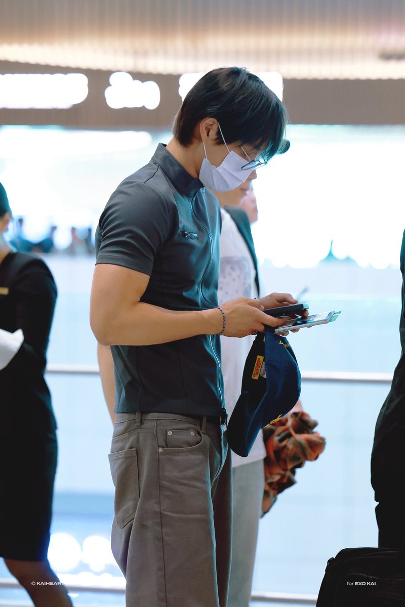 KAI_HEART_114's tweet photo. 250726 ICN 
#KAI #카이 #종인 #カイ #金钟仁  
@weareoneEXO https://t.co/HpFmgD4sFS