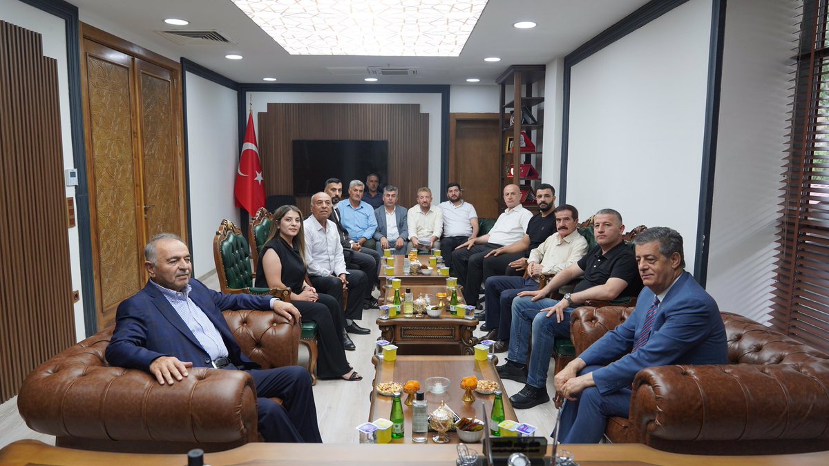 Uludere Belediye Başkanımız Sayın Gürgin Ürek’i ziyaret ettik.
Kıymetli ev sahipliği dolayısıyla Sayın Başkanımıza teşekkür eder, görevlerinde muvaffakiyetler diliyorum.