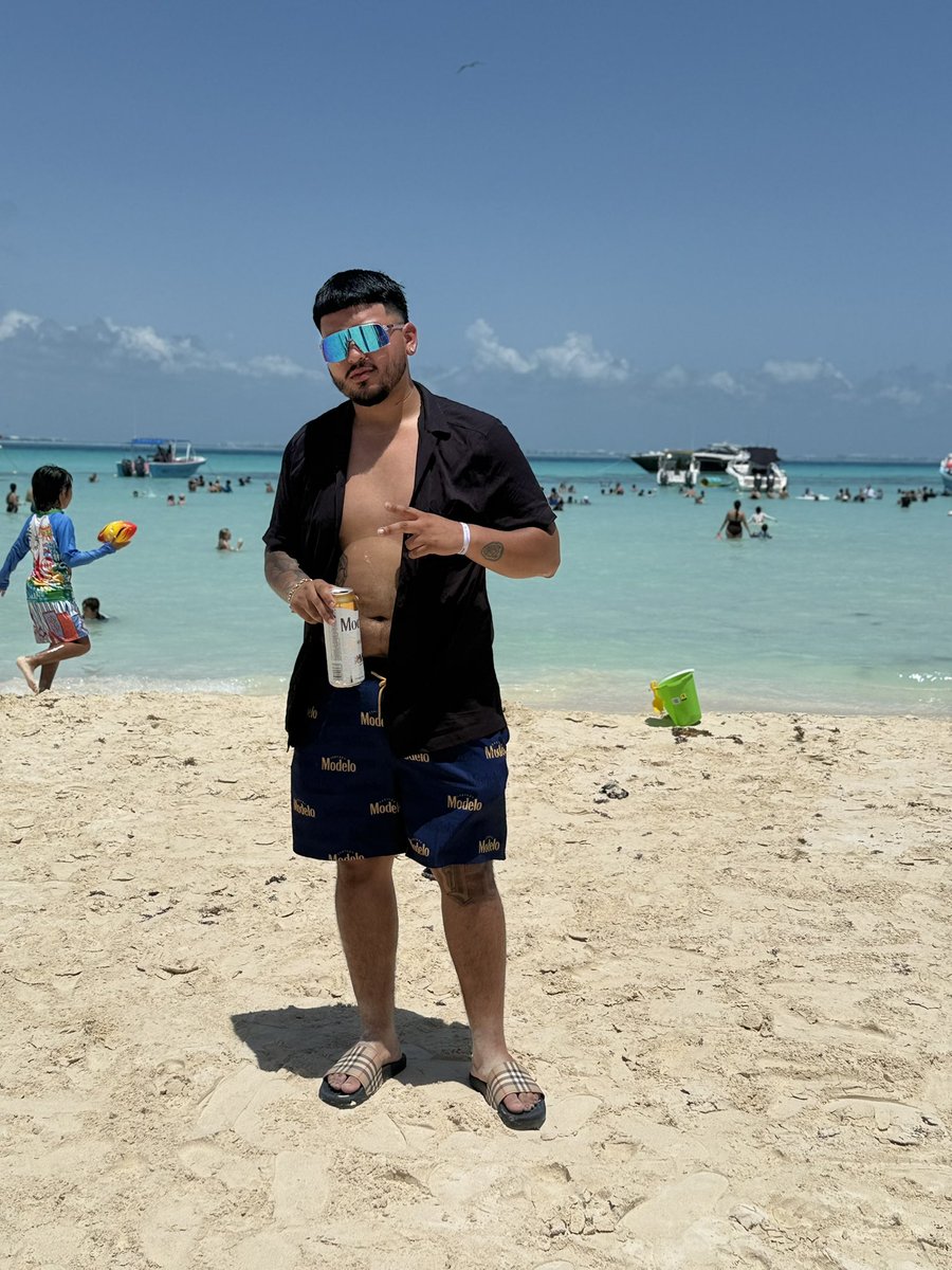 cmpjuanitoo's tweet photo. Isla mujeres ☀️ 💧 https://t.co/11t532Pekj