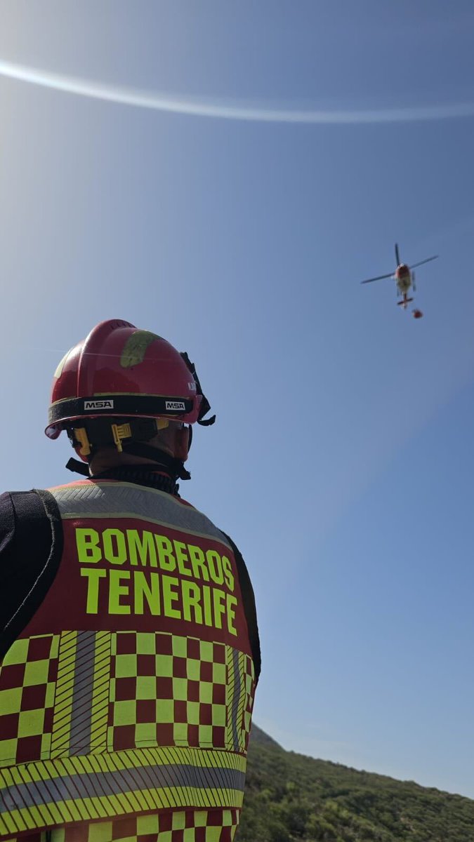 🚒Balance de la actuación de Bomberos de Tenerife en #IFElTanque:

Tras ser activados ayer, sobre las 14:15h, efectivos con base en Guía de Isora, San Miguel e Icod acudieron, junto a voluntarios de Guía de Isora y Santiago del Teide, para colaborar en la protección de viviendas.