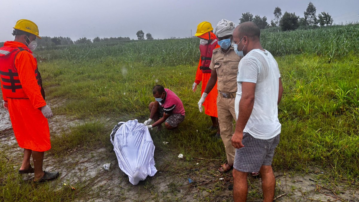 15BN NDRF GADARPUR , UDHAM SINGH NAGAR (UKD)🇮🇳 (@15bnndrf) on Twitter photo "🚨 ONGOING SEARCH OPERATION 🚨 15Bn NDRF's Team 15N searches for missing person in Ganga river, Haridwar. Intensive ops using boats in Balawali area. 1 unidentified male body recovered, search forre ported victim continues. 💦 #ndrf "
<a href="/NDRFHQ/">NDRF India I राष्ट्रीय आपदा मोचन बल 🇮🇳</a>
<a href="/ndmaindia/">NDMA India | राष्ट्रीय आपदा प्रबंधन प्राधिकरण 🇮🇳</a>
<a href="/ukcmo/">CM Office Uttarakhand</a>
<a href="/PIB_India/">PIB India</a>
<a href="/ANI/">ANI</a> "🚨 ONGOING SEARCH OPERATION 🚨 15Bn NDRF's Team 15N searches for missing person in Ganga river, Haridwar. Intensive ops using boats in Balawali area. 1 unidentified male body recovered, search forre ported victim continues. 💦 #ndrf "
<a href="/NDRFHQ/">NDRF India I राष्ट्रीय आपदा मोचन बल 🇮🇳</a>
<a href="/ndmaindia/">NDMA India | राष्ट्रीय आपदा प्रबंधन प्राधिकरण 🇮🇳</a>
<a href="/ukcmo/">CM Office Uttarakhand</a>
<a href="/PIB_India/">PIB India</a>
<a href="/ANI/">ANI</a>