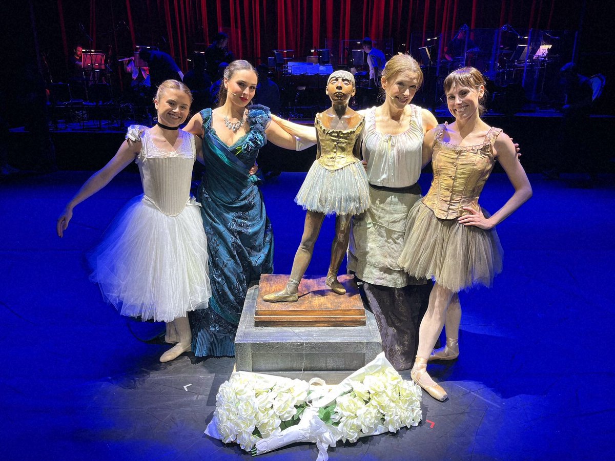 Those post show blues really hitting hard today! 🩰 #littledancerwestend <a href="/TheatreRoyalDL/">Theatre Royal Drury Lane</a>