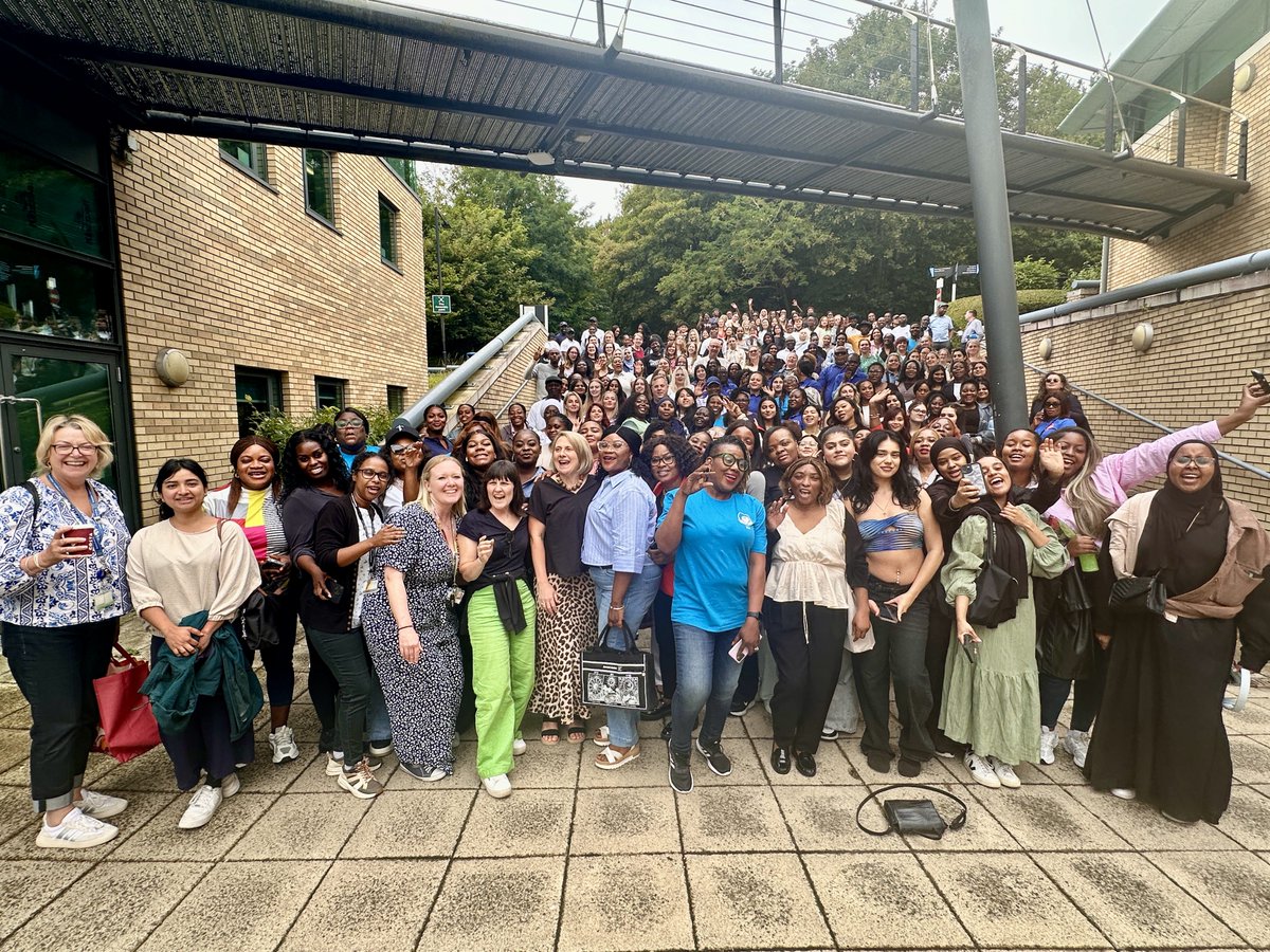 KingstonUni's tweet photo. Hundreds of our final year BSc and MSc #KingstonUni nursing students finished their course today 🎉

Congratulations and good luck to all of our new nurses 💙 https://t.co/C3xyFJQgfd