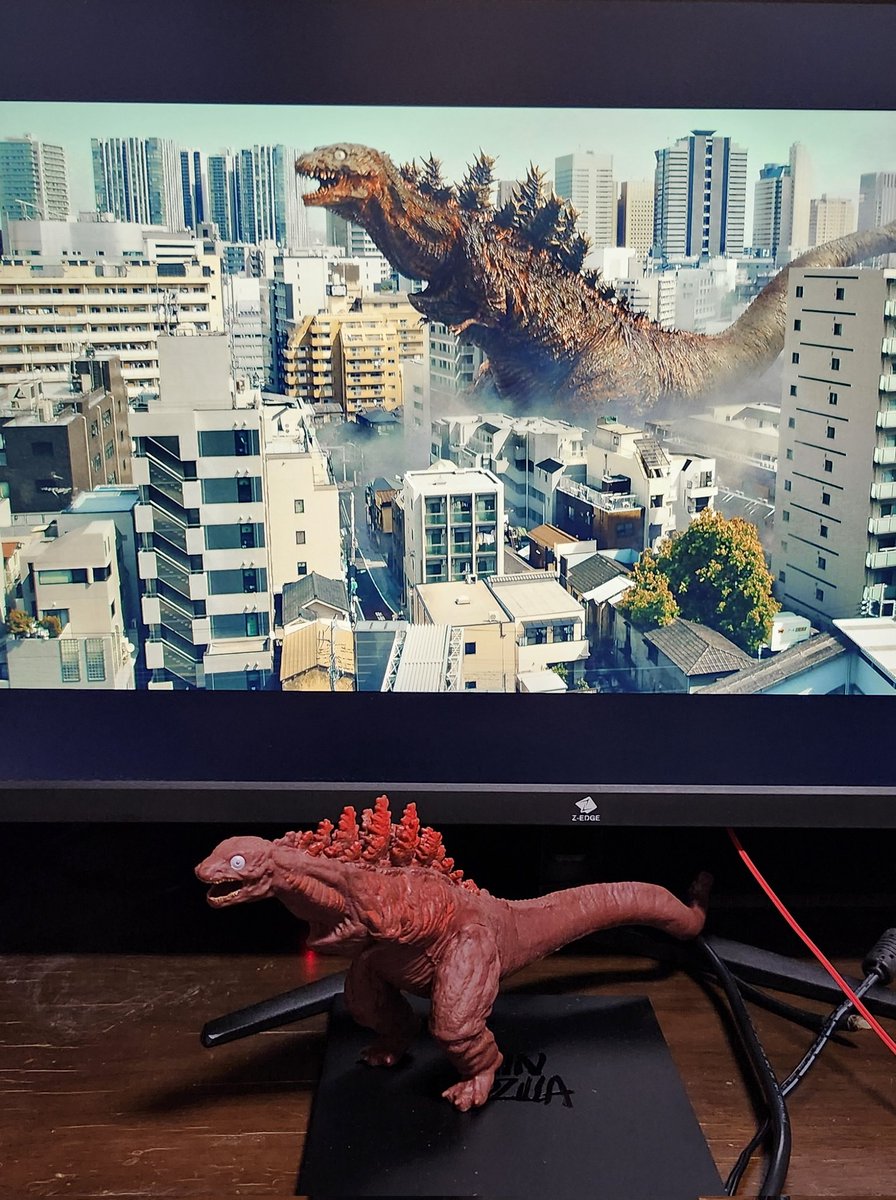 シンゴジラ　ただいまお値下げ中❗️ BurningMF as Dimetrodon&Lizzie of Crocodiles🐊🐊 on X