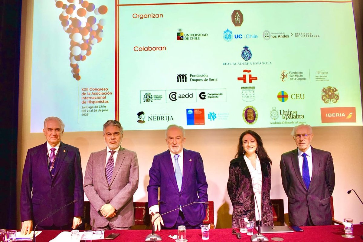 En el Congreso de la Asociación de Hispanistas de la semana pasada, mesa sobre la Academias de la Lengua y lenguaje claro. Diego Valadés, Guillermo Soto Vergara, Santiago Muñoz Machado, Nuria Morgado y Rafael Oteriño.