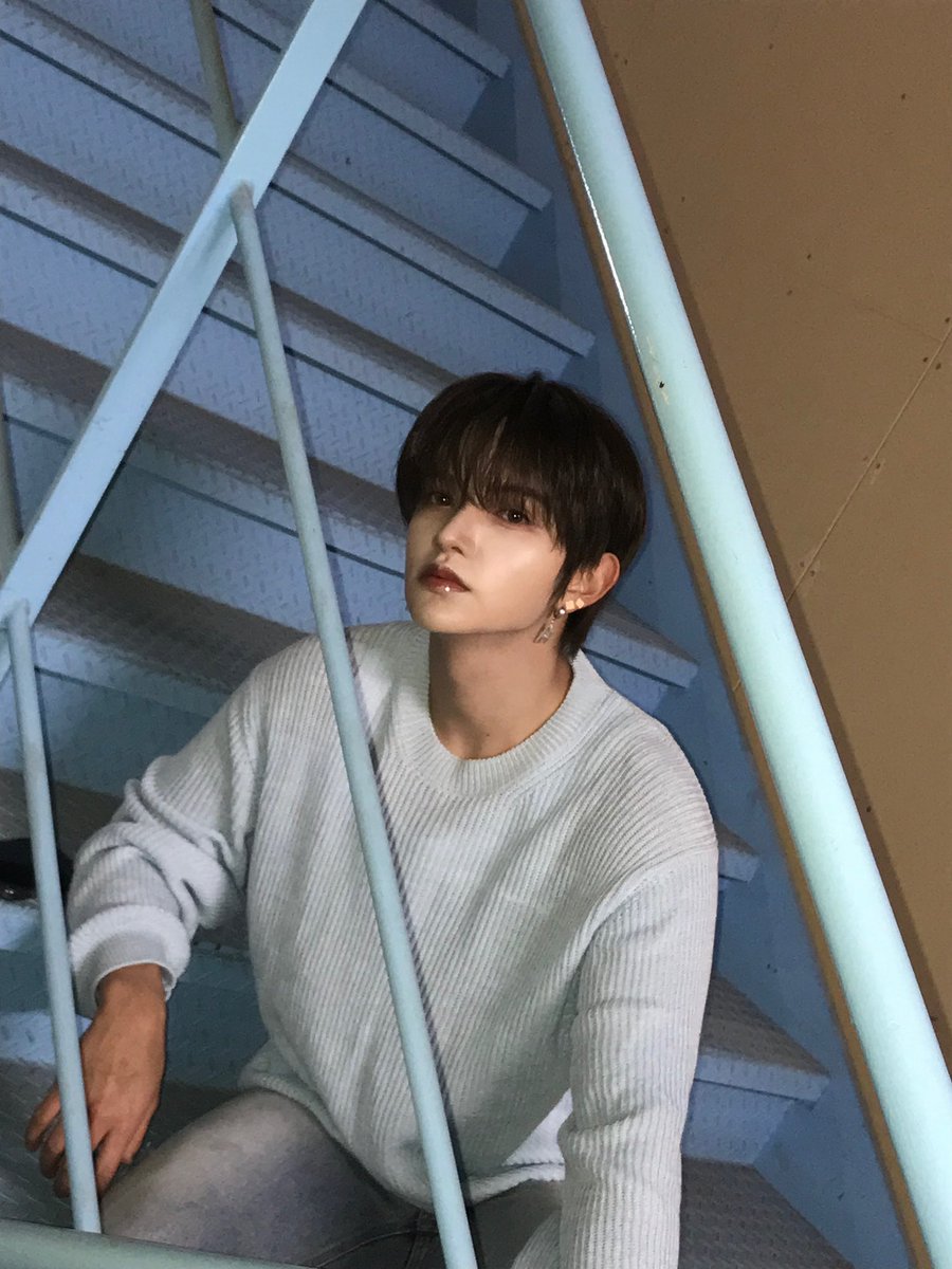 BAE173_member's tweet photo. [#빛] 

한국 날씨 이거 뭐에요?🥵

#BAE173 #비에이이173
#BIT https://t.co/1ZzsFh7x6w