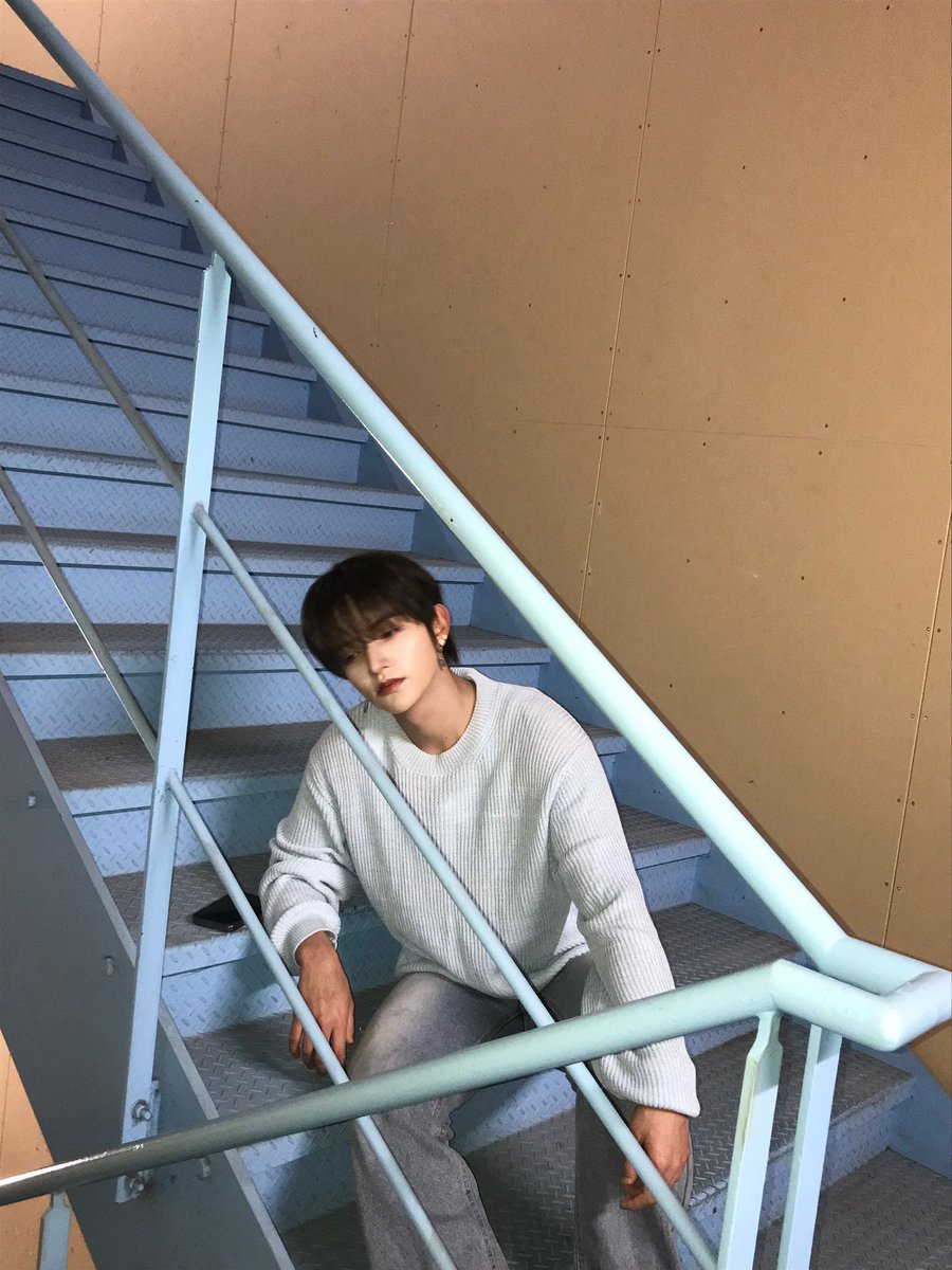 BAE173_member's tweet photo. [#빛] 

한국 날씨 이거 뭐에요?🥵

#BAE173 #비에이이173
#BIT https://t.co/1ZzsFh7x6w
