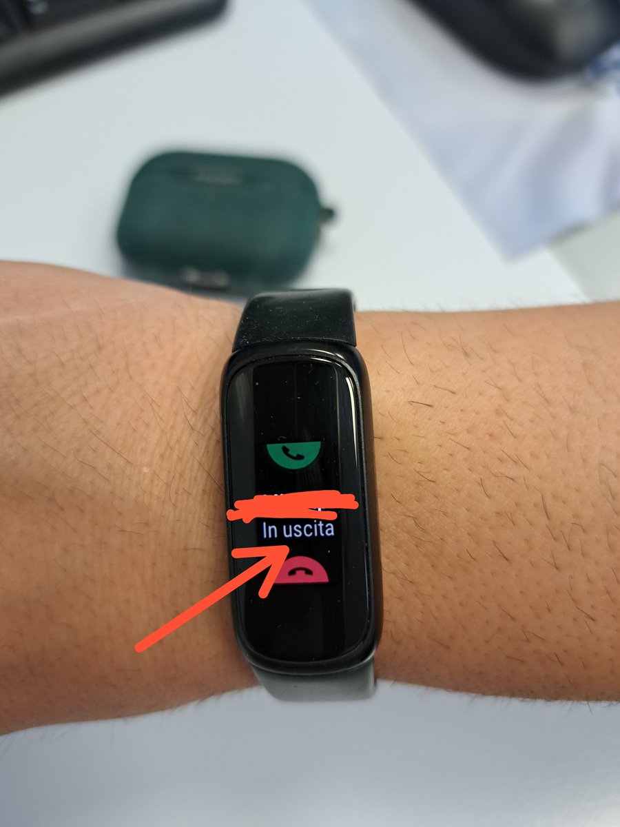 AleAntonelli85's tweet photo. @FitbitSupport I have a Fitbit Inspire 3 and when I receive a call on my phone it says “Outgoing call,” but I think it should say “Incoming call.” https://t.co/ruwbtCfuKi