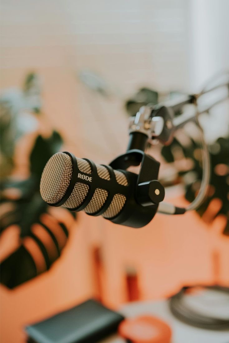 #ShoutOnY is live! Drop your requests and let <a href="/RahmBesia/">RahmBesia</a> &amp; DJ Suraka serve the vibes. 🔥🎶

#YFMGhana