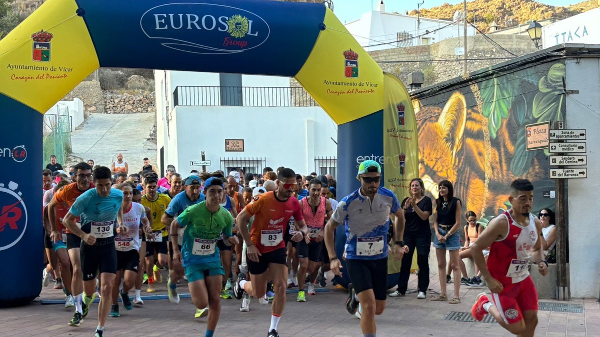 Más de 300 corredores, miles de euros recaudados y un objetivo común: acabar con la leucemia infantil.

Gracias, Almería 💙 lavozdealmeria.com/provincia/vica…