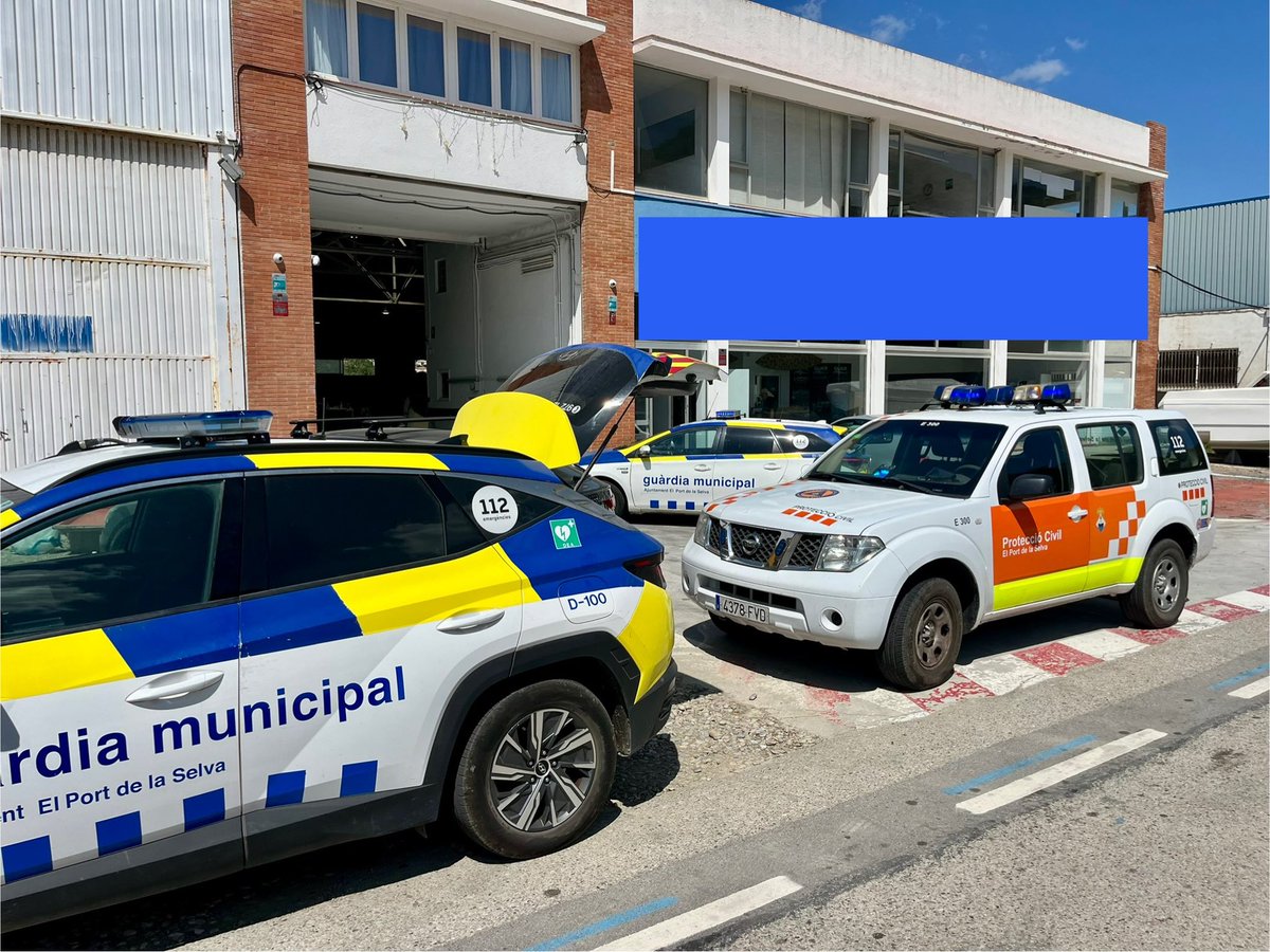 AVPCPORTSELVA's tweet photo. 12:00h
avís per home inconscient, amb dolor toràcic.
1a atenció i suport a la guàrdia municipal i al #Semgencat
Trasllat a centre mèdic per valoració.
#emergències #emergency https://t.co/RQtHOrBxo7