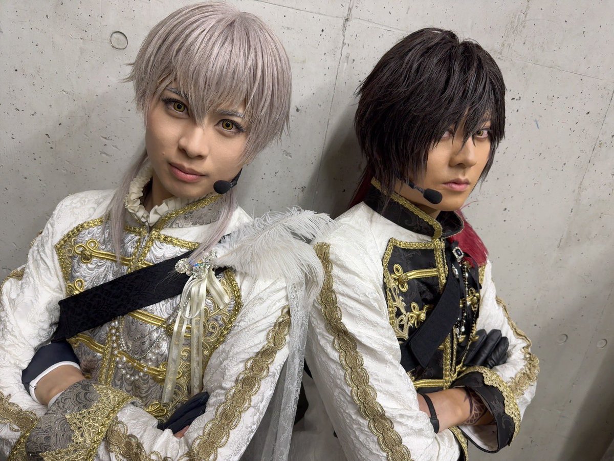 ミュージカル『刀剣乱舞』
目出度歌誉花舞 十周年祝賀祭
Day1
ご来場ご視聴ありがとうございました！！
すごい歓声に圧倒され楽しんでいたら
気付いたら終わってしまいました！
本当にすごいよ刀ミュ。
明日も楽しんで十周年をお祝いしましょう🔥

#刀ミュ