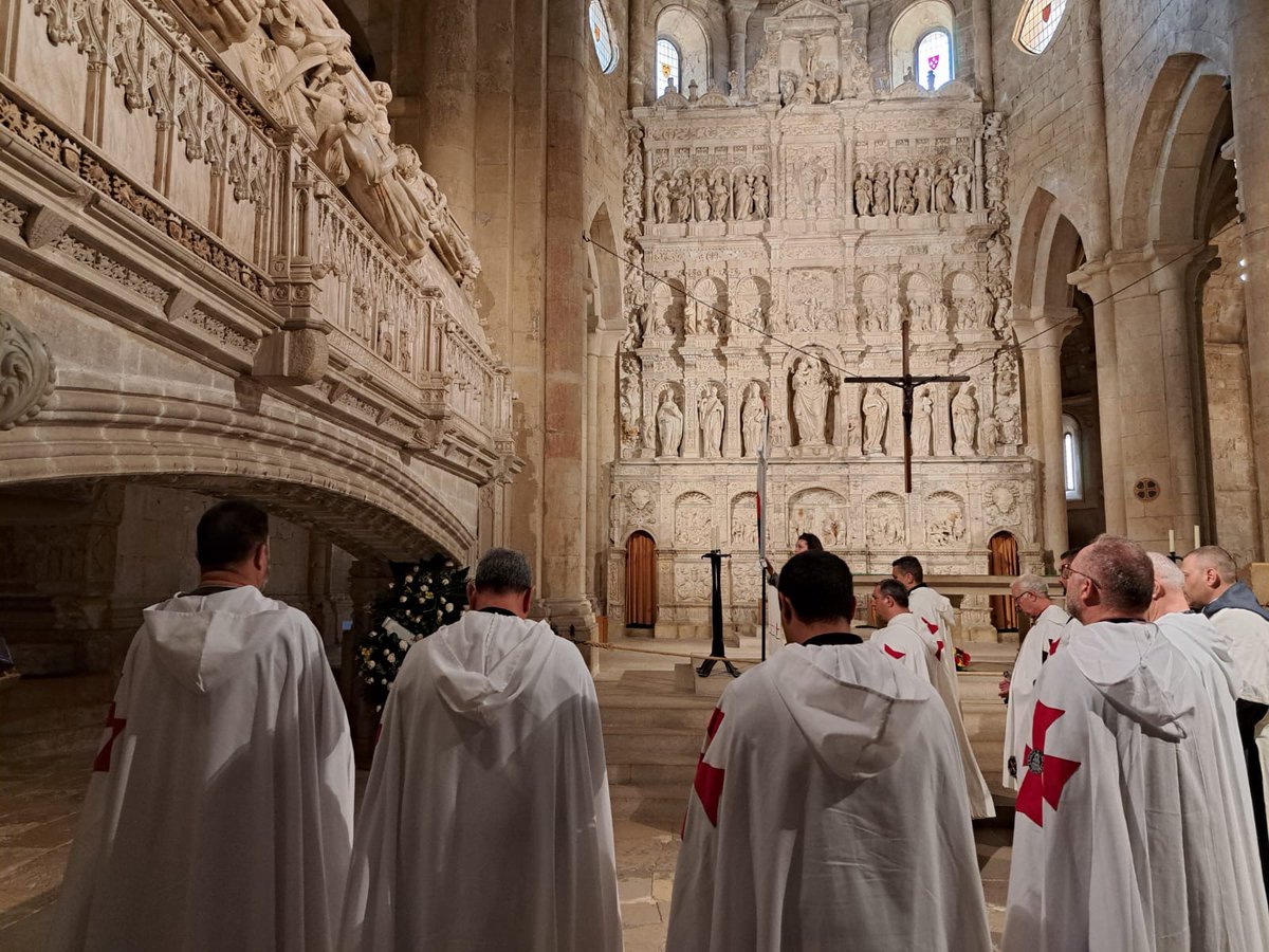 Monestir de Poblet tweet media
