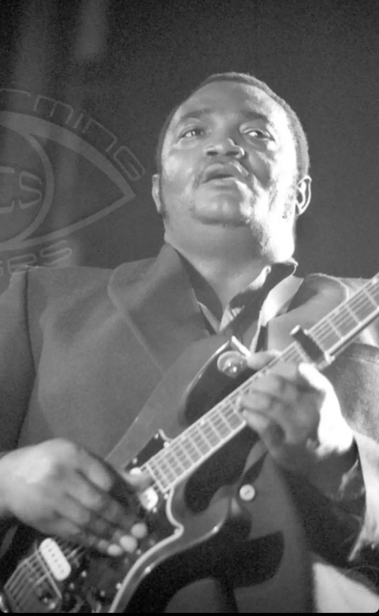 Nasengi testament ya bolingo bapimi ngai,
Bapesi nga mokanda oh nabutu balobi nga natangaka oh,
Balobi cherie nga natangaka oh,
Namituni, sango nini nga namema mama?
Ya kopimela nga bolingo na kati ya sani oh oh,
Conscience ya moto ebeba na bolingo, 
Nga nalingaka vitre vitre oh,