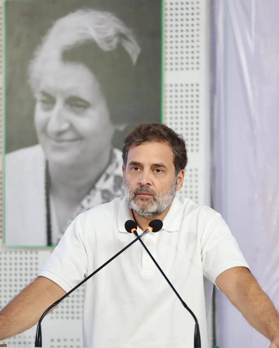 anil_dadwal19's tweet photo. ◆ राहुल गांधी ने मोदी को "ऊपर से नीचे तक" नाप दिया है..मोदी अंदर ही अंदर रो रहा होगा😃
◆ राहुल गांधी ने बोला कि
👉 अगर मोदी में स्वर्गीय PM और मेरी दादी इंदिरा गांधी जैसा 50% भी दम हो तो आज शाम संसद में खड़े हो कर ट्रंप को झूटा बोले

क्या लगता है कि मोदी में इतनी हिम्मत है? https://t.co/O27k7ehbb1