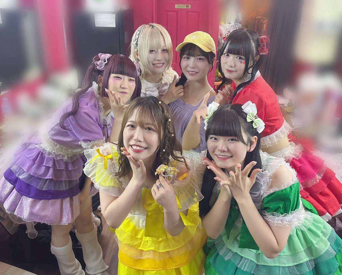 HALO PALLETE さんTour Final &amp; 現体制ラストライブ見に行かせていただきました❕🤍💛💚💜❤️
とっても暖かい空間だったなあ(ᐡ⸝⸝- -⸝⸝ᐡ)💭🌈本当に本当に素敵でした❕❕
これから同じ事務所で活動していく子も！それぞれの道を進む子も！！ みんなみんな幸せたくさんでありますように🌷♡♪♪