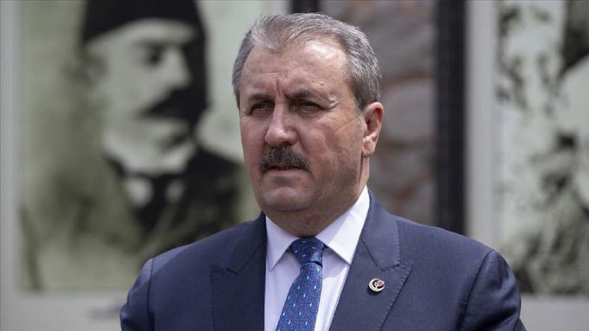 Mustafa Destici: 3 suç için idam cezası getirilmesini teklif ediyoruz. Var mısın Türkiye? 

1) Ormanlarımızı yakan hainler için.

2) Çocuklarımıza, kadınlarımıza tecavüz edip onları katleden sapık caniler için.

3) Bizzat silahla ya da bombayla askerimizi, polisimizi, güvenlik