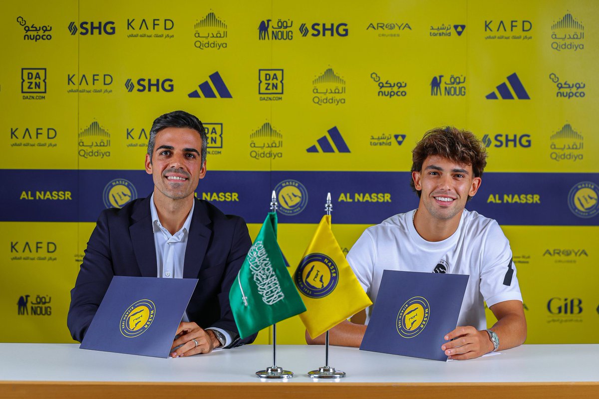 🟡🔵 Official, confirmed. João Félix joins Al Nassr on €30m initial deal plus add-ons and sell-on clause up to €50m.

Two year deal for Félix, here with director Simão Coutinho.

“I'm here to spread joy. Let's win together”.