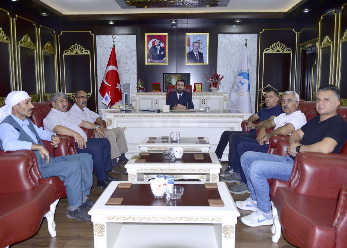 Karacadağlılar Derneği’nden Eşbaşkanımız Uğur Kahraman’a Nezaket Ziyareti

Karacadağlılar Sosyal Yardımlaşma ve Dayanışma Derneği Yönetim Kurulu Üyeleri, Ceylanpınar Belediyesi Eşbaşkanı Uğur Kahraman’a nezaket ziyareti gerçekleştirdi. Ziyarette, Eşbaşkan Yardımcısı Murat Atilla