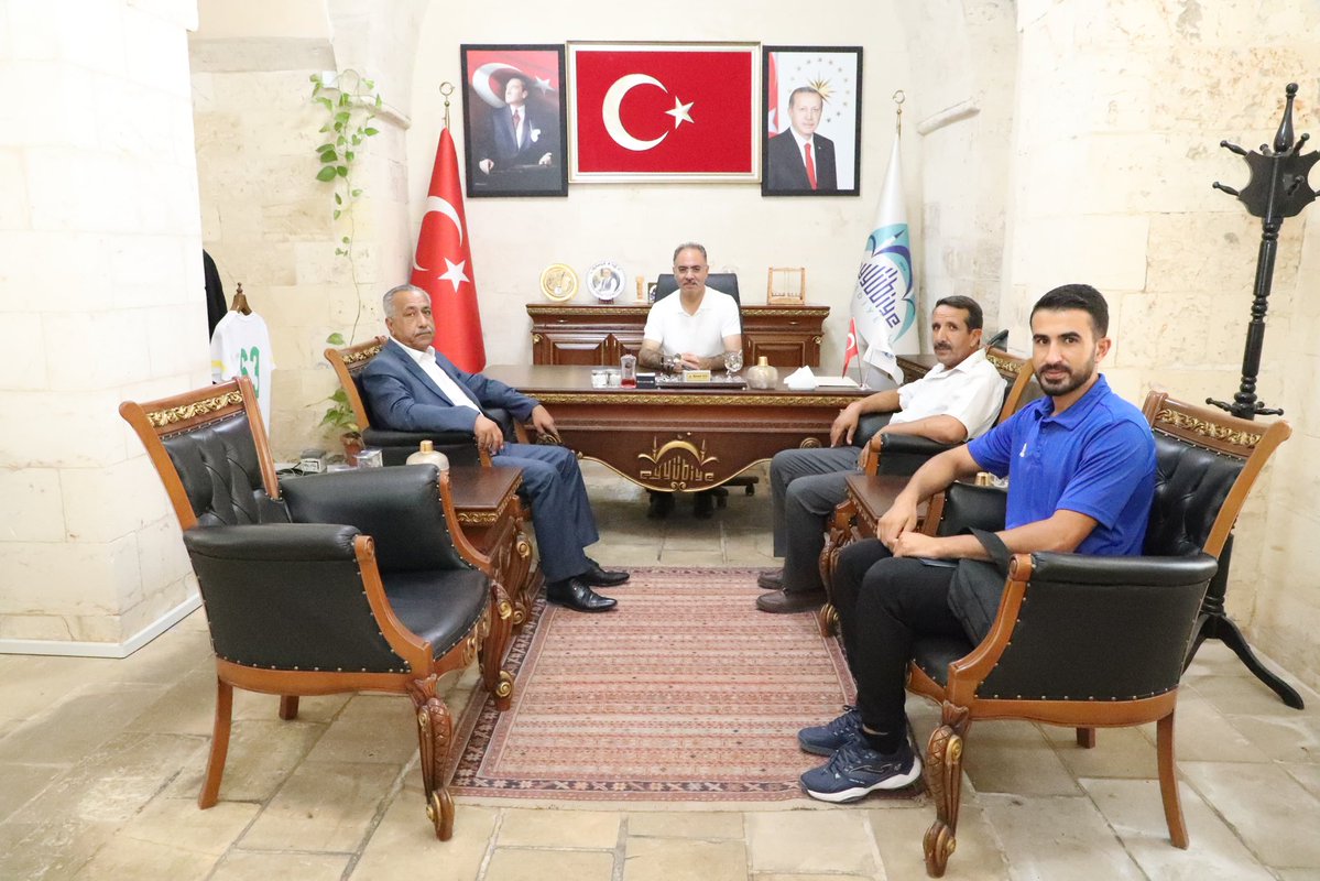 AK Parti Şanlıurfa İl Yönetim Kurulu Üyesi Sn. Ahmet Aslan ve beraberindeki heyetin nazik ziyaretlerinden dolayı teşekkür ediyorum.

Eyyübiye ilçemiz adına istişare ve iş birliğini önemsemeye devam edeceğiz.