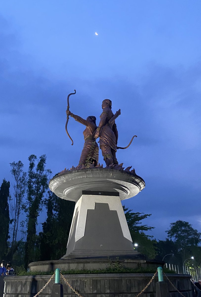 Rifald18's tweet photo. jogging sendiri mulu cape ngga si?
#gaysurakarta #gaysolo https://t.co/5LSA2ZBLO9