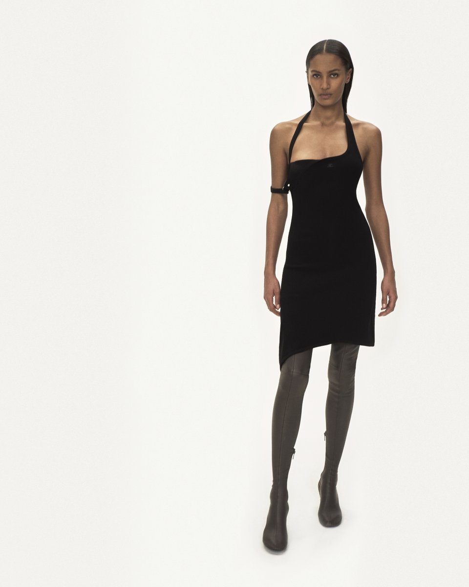 Discover the looks from Nicolas Di Felice’s FW25 precollection, now available online and in our stores.
 
#courregesFW25
#courreges