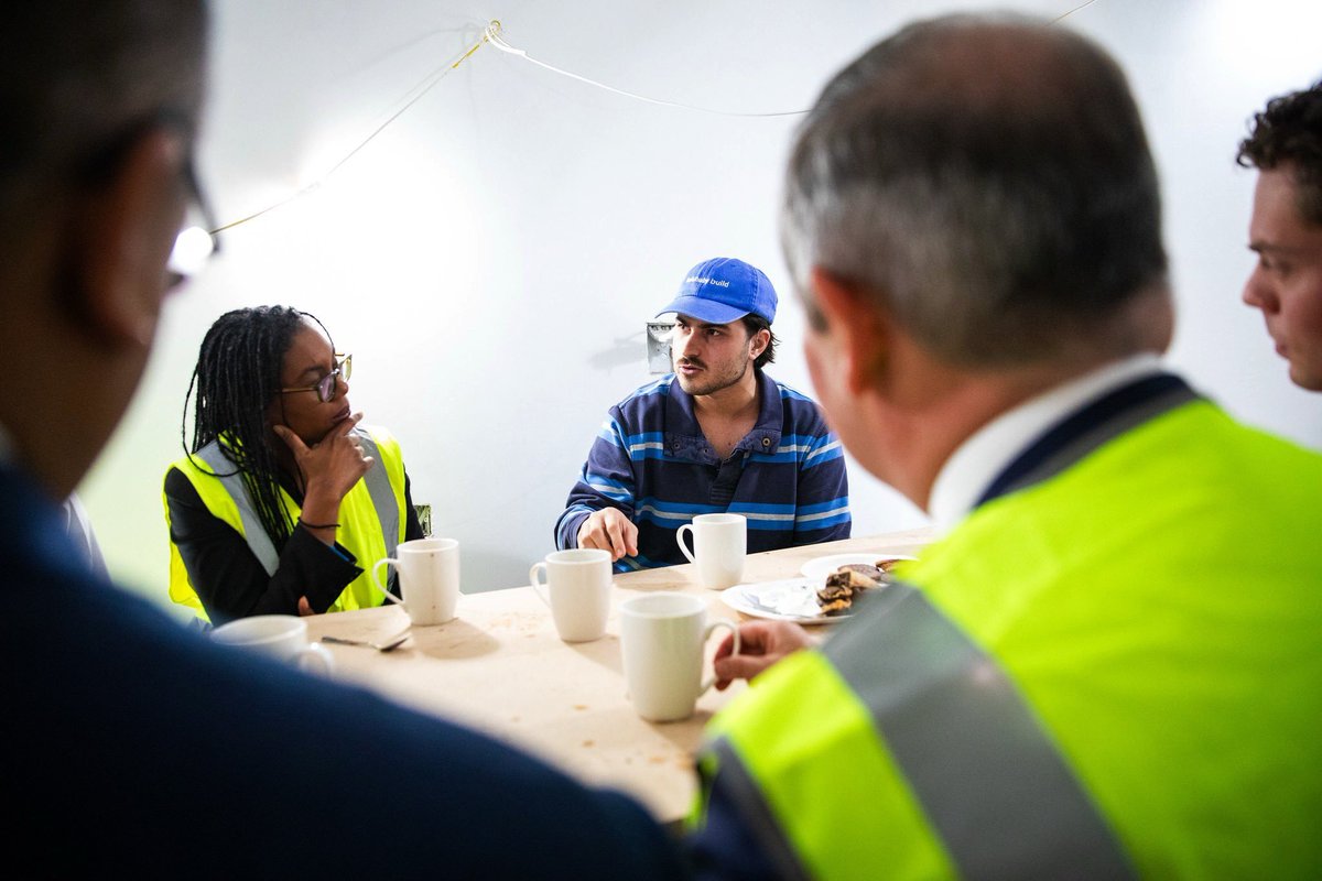 Over the past few days, several people have asked me what "conservative yimbyism" actually is.

What does @ConsYIMBY stand for ideologically?

And how is it different to the government's performative agenda? 🧵