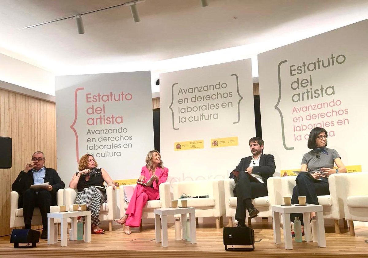 🎭🎬🎶 ¡Avance histórico para el sector cultural!
El Gobierno presenta la propuesta de un nuevo Real Decreto que regula la relación laboral de artistas, técnicos y personal auxiliar. Te contamos en este hilo por qué es un gran paso hacia la dignificación del trabajo cultural. 👇