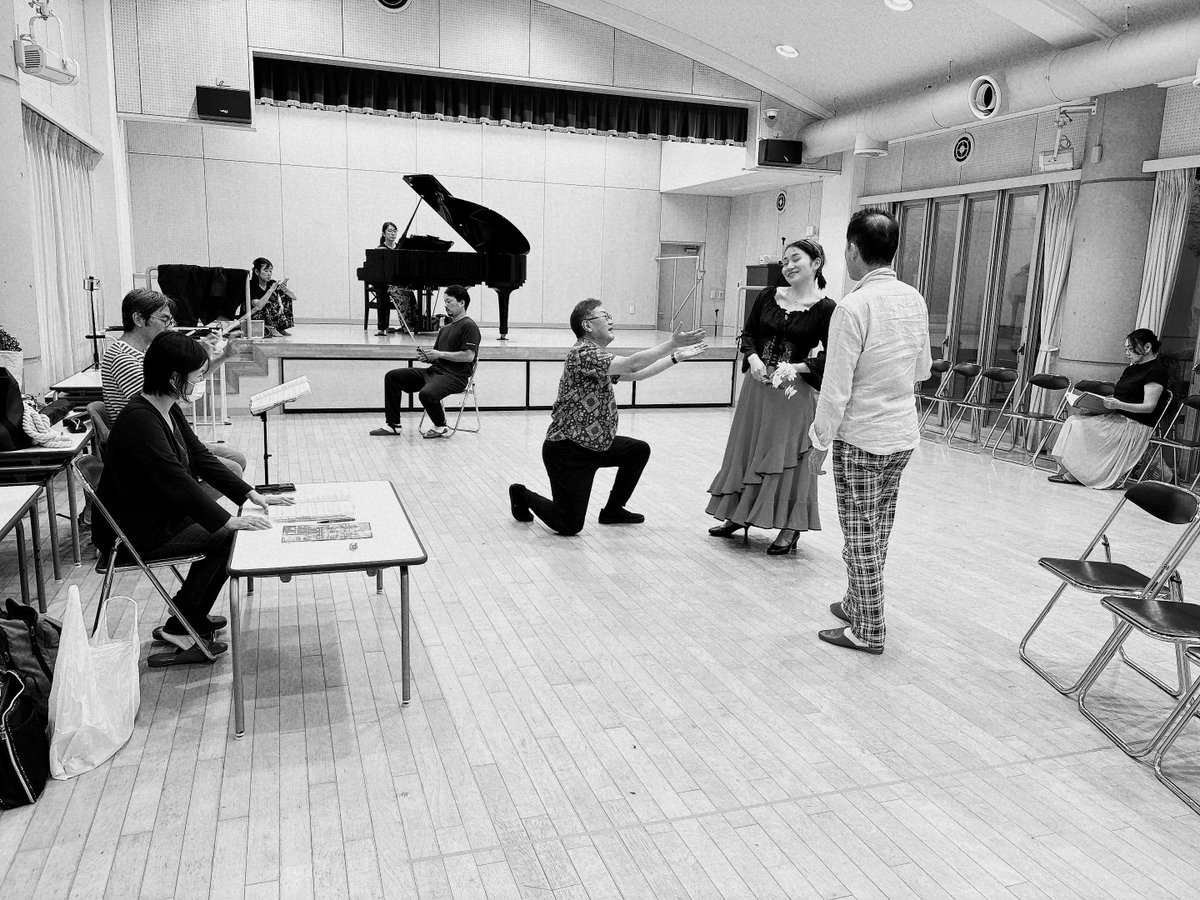 本日も町田カルメンのお稽古へ〜！
動線に肉付けしていく作業が、わたしの大好きな時間でもあります💭
可愛らしくて芯のあるミカエラ像を体現できるように、さらにブラッシュアップしていかねば💪🏻

8/11はぜひ町田でカルメンを💃🏻
チケットのお問い合わせ、引き続きお待ちしております🎫