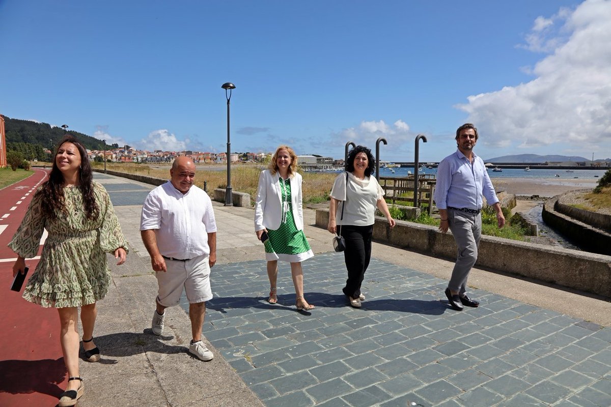 Queremos que a cidadanía galega conte con instalacións deportivas municipais axeitadas, seguras e confortables para facilitarlle a práctica do deporte

Nesta liña de acción, colaboramos co Concello de Cariño na mellora do seu pavillón coa achega de 190.000€, o 80% do gasto total