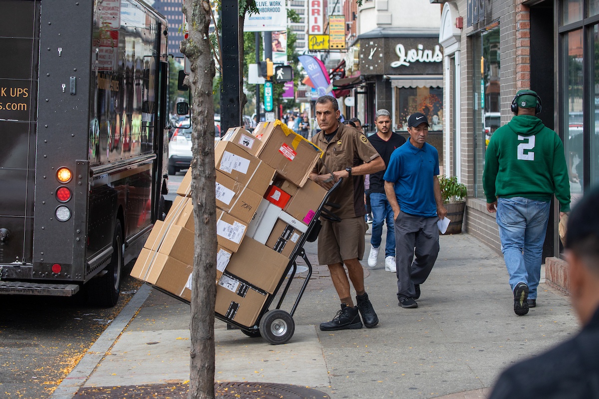About 309 million #ecommerce packages were delivered in the NJTPA region in 2025, which is projected to ⬆️ 152% by 2050 to 778 million. Explore Regional and Commodity Profiles and more with our #Freight Activity Locator: …activity-locator-njtpa.hub.arcgis.com/pages/profiles… #transportation