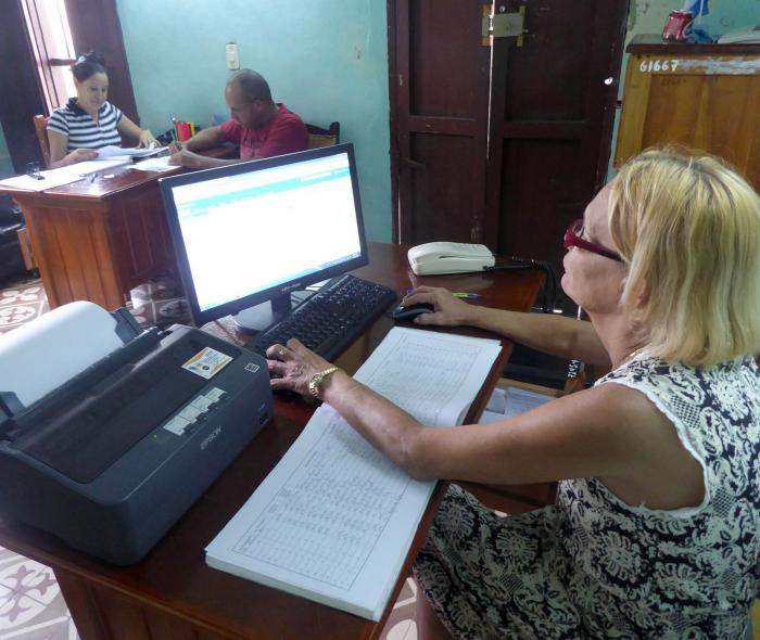 Alexis Lorente Jiménez (@alexislorente74) on Twitter photo Sancti Spíritus es la segunda provincia con el total de su Registro Civil digitalizado.
#SanctiSpíritusEnMarcha
<a href="/DeivyPrezMartn1/">Deivy Pérez Martín</a>
<a href="/DiazCanelB/">Miguel Díaz-Canel Bermúdez</a> <a href="/DrRobertoMOjeda/">Dr. Roberto Morales Ojeda</a> <a href="/PartidoPCC/">Partido Comunista de Cuba</a> <a href="/MMarreroCruz/">Manuel Marrero Cruz</a> Sancti Spíritus es la segunda provincia con el total de su Registro Civil digitalizado.
#SanctiSpíritusEnMarcha
<a href="/DeivyPrezMartn1/">Deivy Pérez Martín</a>
<a href="/DiazCanelB/">Miguel Díaz-Canel Bermúdez</a> <a href="/DrRobertoMOjeda/">Dr. Roberto Morales Ojeda</a> <a href="/PartidoPCC/">Partido Comunista de Cuba</a> <a href="/MMarreroCruz/">Manuel Marrero Cruz</a>