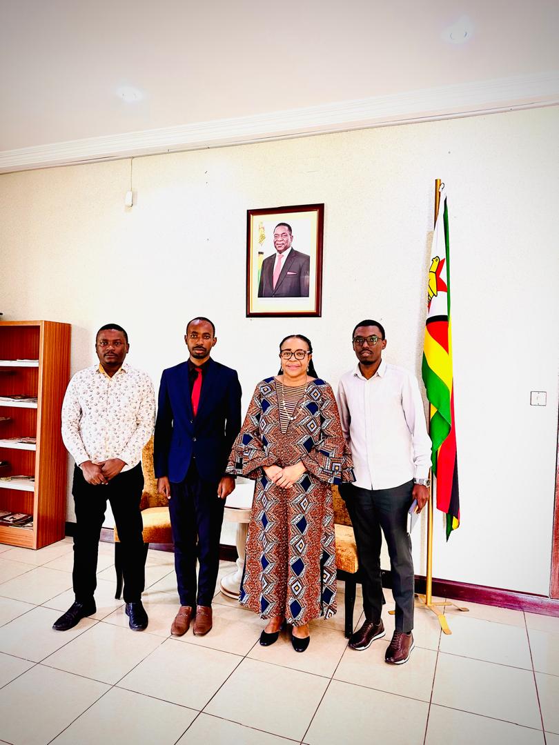 Ahead of the 1st Moot Court on Defending Vulnerable Populations, 1000 Hills Solicitors engaged youth in child justice advocacy. Grateful to H.E. Prof. Charity Manyeruke <a href="/ZimRwanda/">ZimbabweinRwanda</a>  for supporting the initiative. #ChildJustice #YouthInLaw