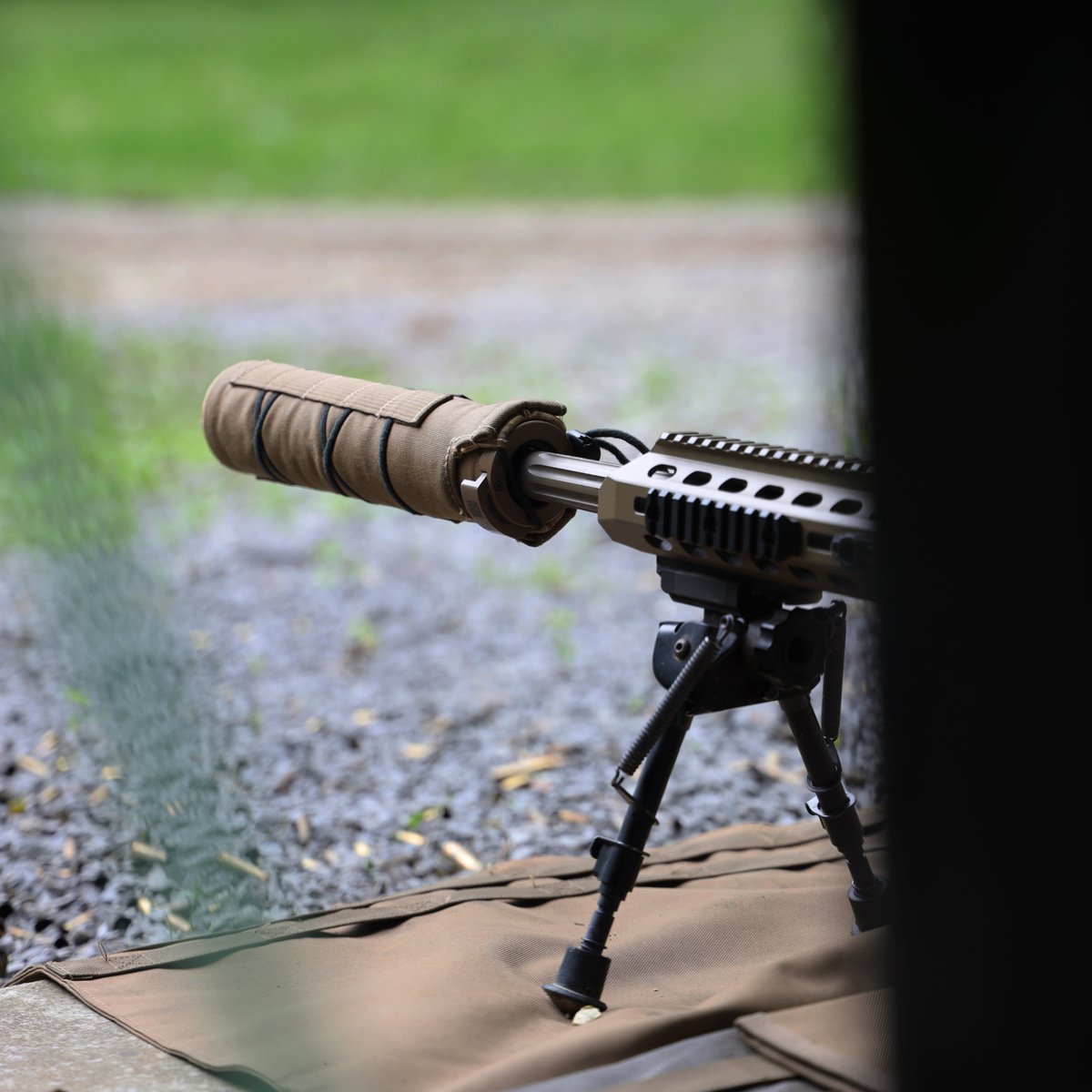 BarrettRifles's tweet photo. The CNC-machined titanium construction of the AML338 ensures minimal weight without compromising strength — ideal for extended long-range engagements where every decibel and ounce count.
#barrettfirearms #TheLeaderInLongRange #MK22 #MRAD #MRADSMR #AML338 https://t.co/LCe5LnNxYL