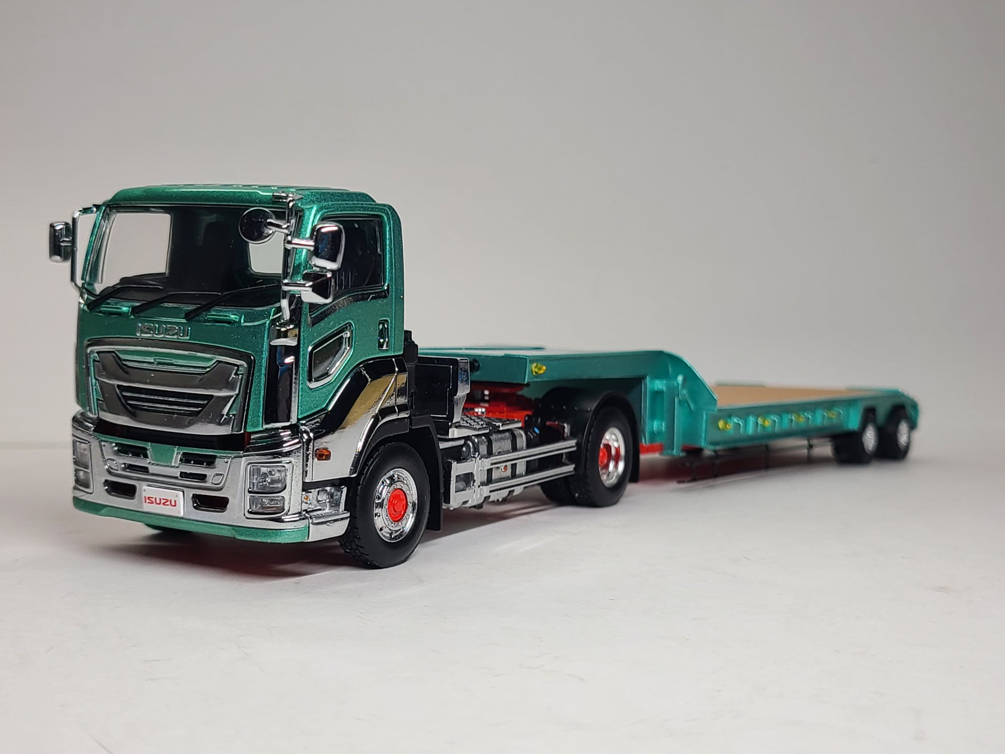 WSIいすゞギガ4×2ローローダーD6ブル3点セット1/50 WSIいすゞギガ4×2ローローダーD6ブル3点セット1/50