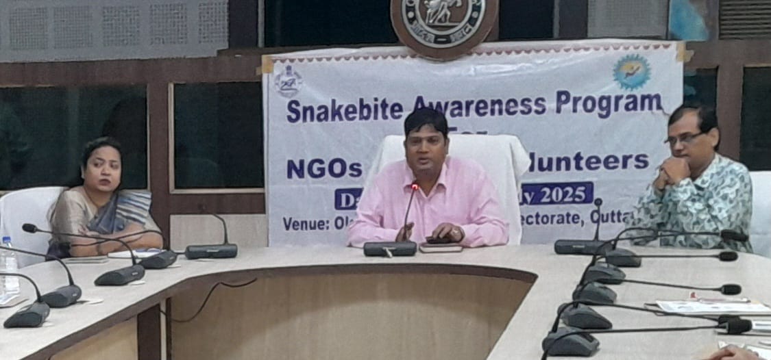deoc_cuttack's tweet photo. A Snakebite Awareness Program was conducted today for NGOs/CBOs &amp; Youth Volunteers, supported by District Nodal NGO, Cuttack in collaboration with DDMA &amp; OSDMA.  The session empowered Nodal NGOs, CBOs &amp; Volunteers all vital skills in prevention &amp; preparedness. https://t.co/z04Ik8bjgi