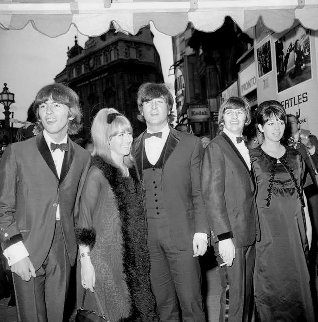 The Beatles at the Help! Premiere at the London Pavillion, 29th July 1965 🎥🌟