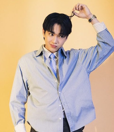 so proud of you, rabrab!!

COSMO SPOTLIGHTS RABIN