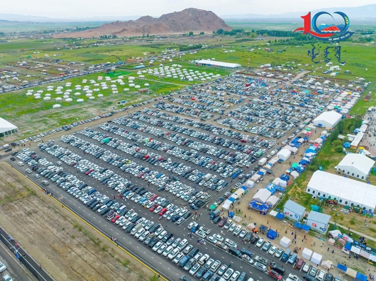 Увс аймаг үүсэн байгуулагдсны 100 жилийн ойн баярын мэнд хүргэе!🇲🇳
Наадам зохион байгуулж байгаа менежментээс суралцах зүйл их байнаа.
Иргэний үг: Увс аймгийн 100 жилийн ойн баяр наадмыг яагаад ийм мундаг зохион байгуулалттай гоё байна гээд байгаа гээч. Бүгд хүнрүүгээ чиглүүлсэн