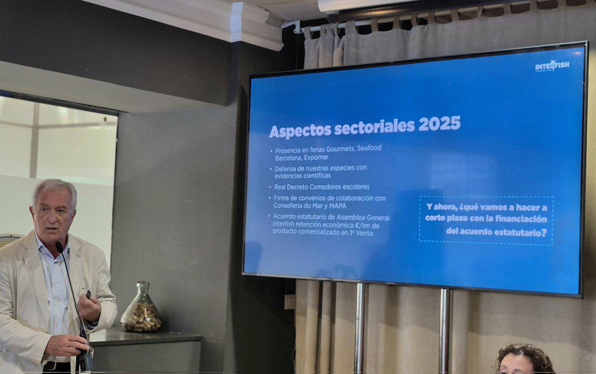 El #DEE, <a href="/regades/">David Regades</a>, asiste a la presentación de la campaña "𝘾𝙤𝙣𝙤𝙘𝙚 𝙣𝙪𝙚𝙨𝙩𝙧𝙤𝙨 𝙥𝙚𝙨𝙘𝙖𝙙𝙤𝙨 𝙥𝙧𝙤𝙩𝙚𝙘𝙩𝙤𝙧𝙚𝙨" de #Intersfish , que promueve el consumo sostenible de tintorera, marrajo y pez espada ✅️