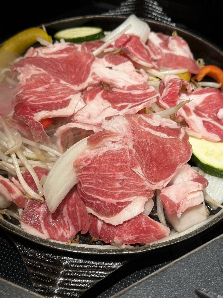 サッポロビール園
やっと🍺飲めたしジンギスカンあんま好きじゃないけど臭み少ないの多くて満喫できた◎
ここ限定のサッポロファイブスター飲みやすかった🍺