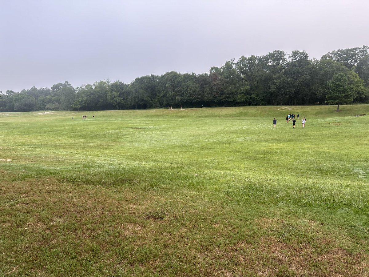 We don’t have a ton of hills around us, so we have to use what we do have. These girls did a great job pushing through a tough workout and getting better today! #BFND