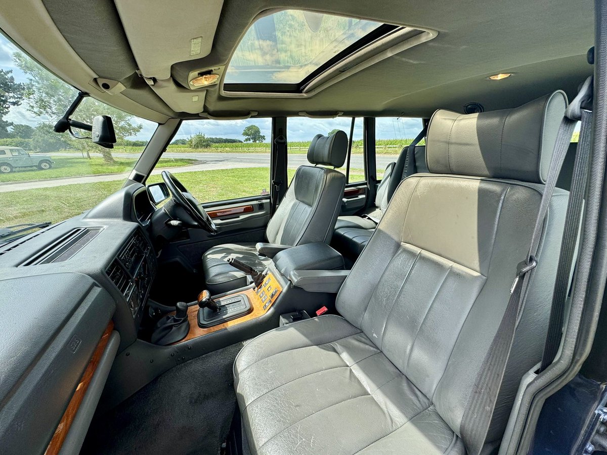 Vehicle No 2 of the day is this fantastic, classic Rangerover - in great condition and an appreciating classic, and ready to buy now at John Brown HQ. #rangerover #classic johnbrown4x4.com/product/land-r…
