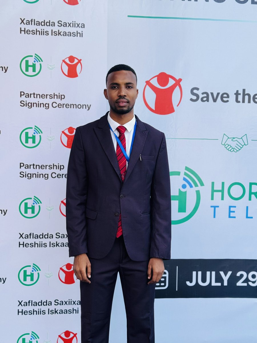 Shucayb_Shekeye's tweet image. In Mogadishu today, @HormuudTelecom and @SaveChildrenSO signed a strategic partnership to leverage technology for the well-being of Somali children and families. A commendable move towards lasting social impact. 🇸🇴 #SmartPartnerships #TechForDevelopment
