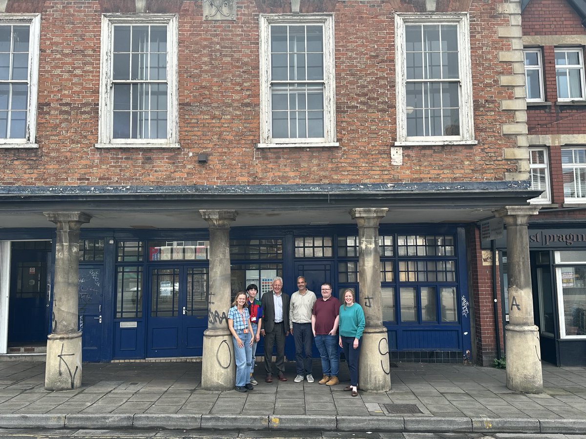 HE_ChiefExec's tweet image. With team from ⁦@1625ip⁩ outside Kingsley Hall Bristol to hear about exciting plans for centre to help young people and rescue a fine historic building