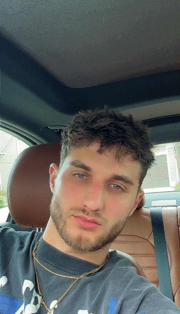 nvmitdk's tweet image. gave an anime girl my number and got airballed💔