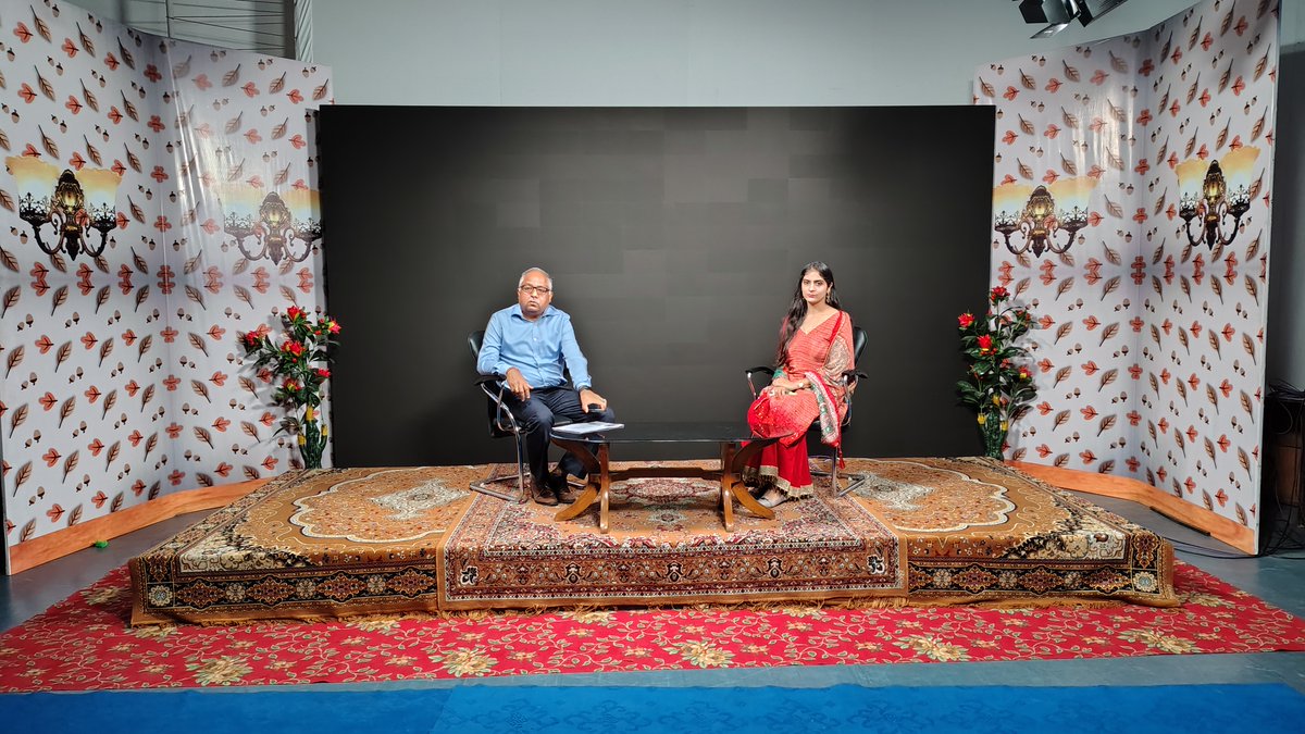 DDJammuChannel's tweet image. The programme &apos;JANTA KE LIYE&apos; (which focuses on Central Govt. schemes in implementation in J&amp;amp;K), featured &apos;PM SURYA GHAR MUFT BIJLI YOJANA&apos; in today&apos;s recording.
Guest: Sh. Sanjeev Rohmetra (XEn JPDCL &amp;amp; Nodal Officer PMSGMBY).
Anchor : Hiya Aneja 
Producer : Manoj Bakshi.