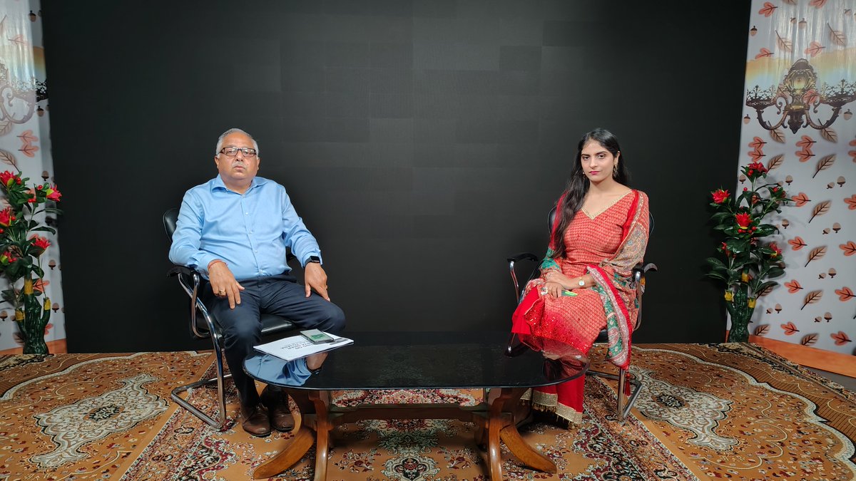 DDJammuChannel's tweet image. The programme &apos;JANTA KE LIYE&apos; (which focuses on Central Govt. schemes in implementation in J&amp;amp;K), featured &apos;PM SURYA GHAR MUFT BIJLI YOJANA&apos; in today&apos;s recording.
Guest: Sh. Sanjeev Rohmetra (XEn JPDCL &amp;amp; Nodal Officer PMSGMBY).
Anchor : Hiya Aneja 
Producer : Manoj Bakshi.